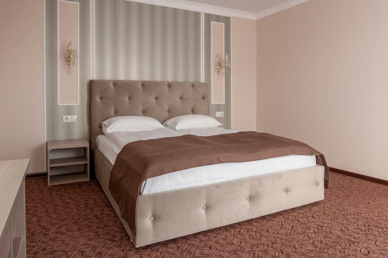 Mon Ami Hotel 이바노프란키우스크 외부 사진